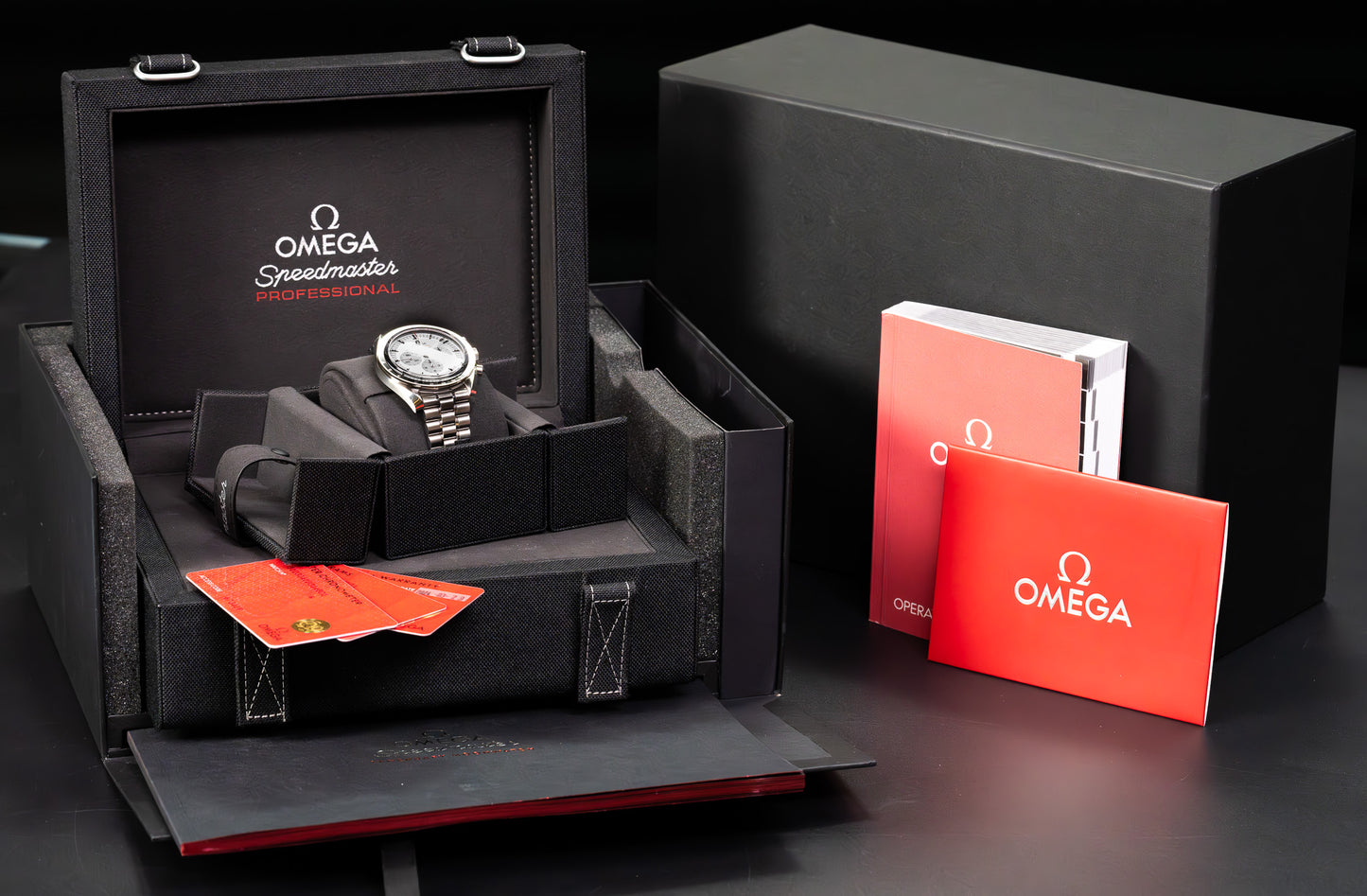 Omega Speedmaster Moonwatch Pro on bracelet 310.30.42.50.04.001