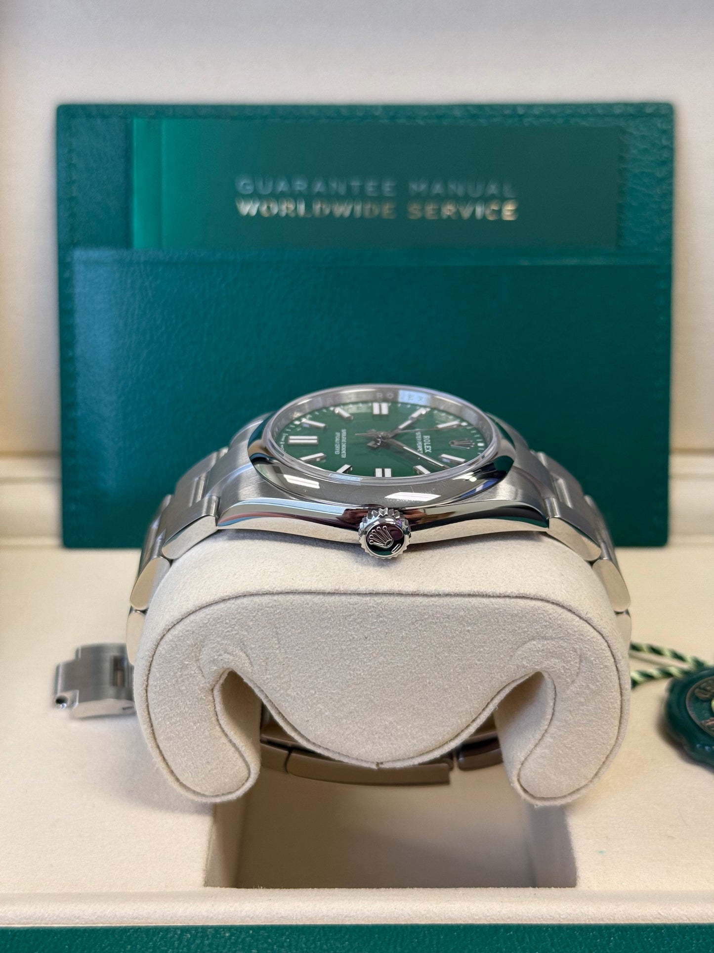 Rolex Oyster Perpetual - 134300