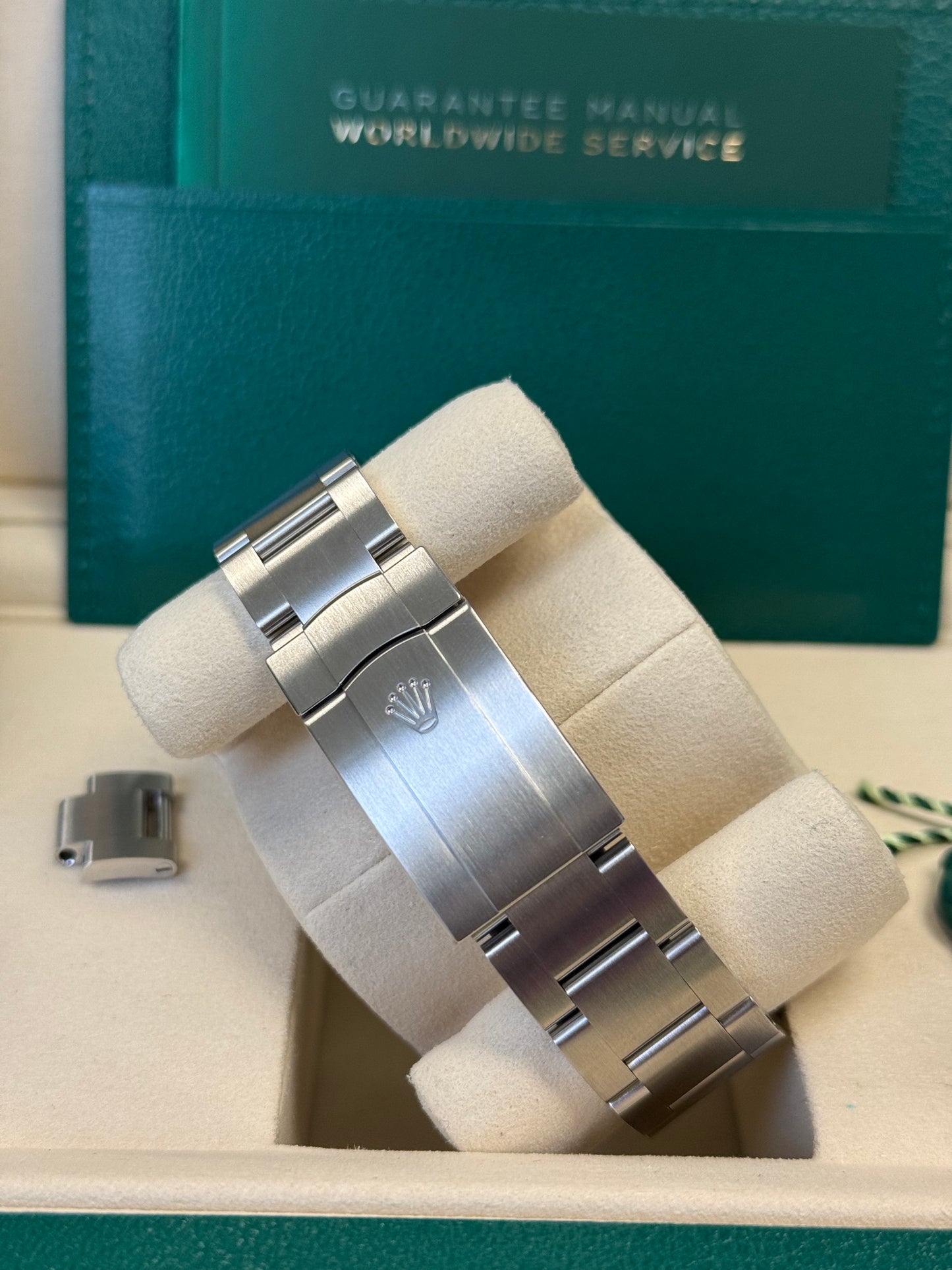 Rolex Oyster Perpetual - 134300