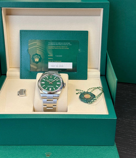 Rolex Oyster Perpetual  - 134300