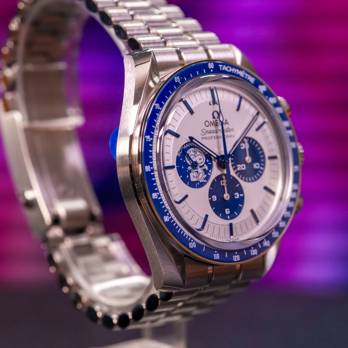 Omega Speedmaster 'Silver Snoopy Award' - 310.32.42.50.02.001