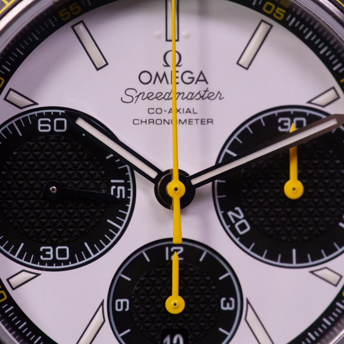 Omega Speedmaster Racing - 326.30.40.50.04.001