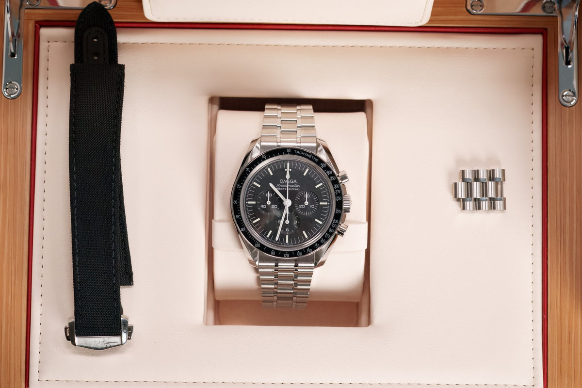 Omega Speedmaster Professional Moonwatch - 310.30.42.50.01.002