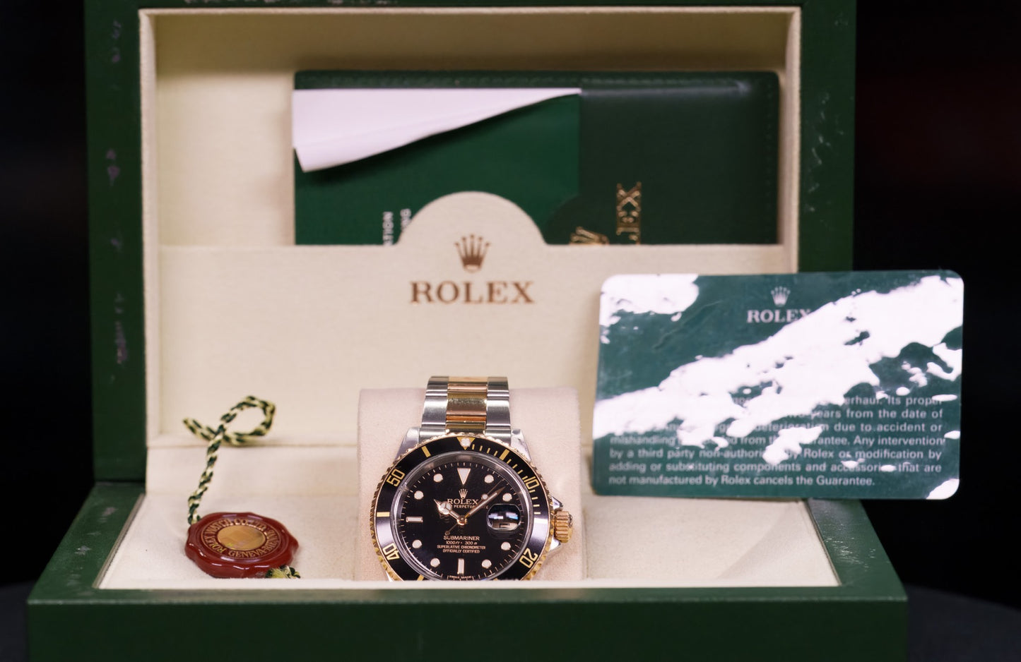 Rolex Submariner Date - 16613LN