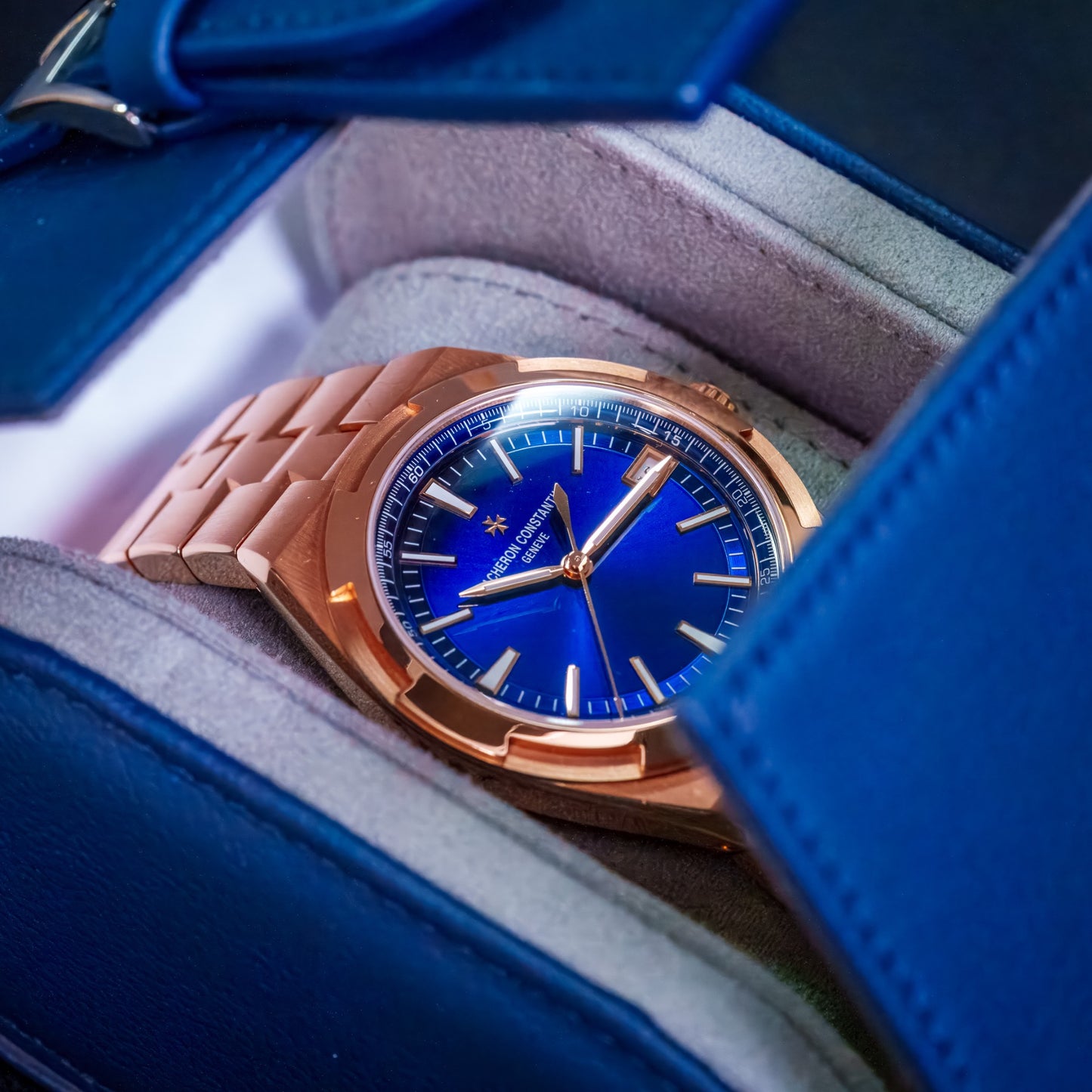 VC Overseas RG Blue Dial - 4520V/210R-B705