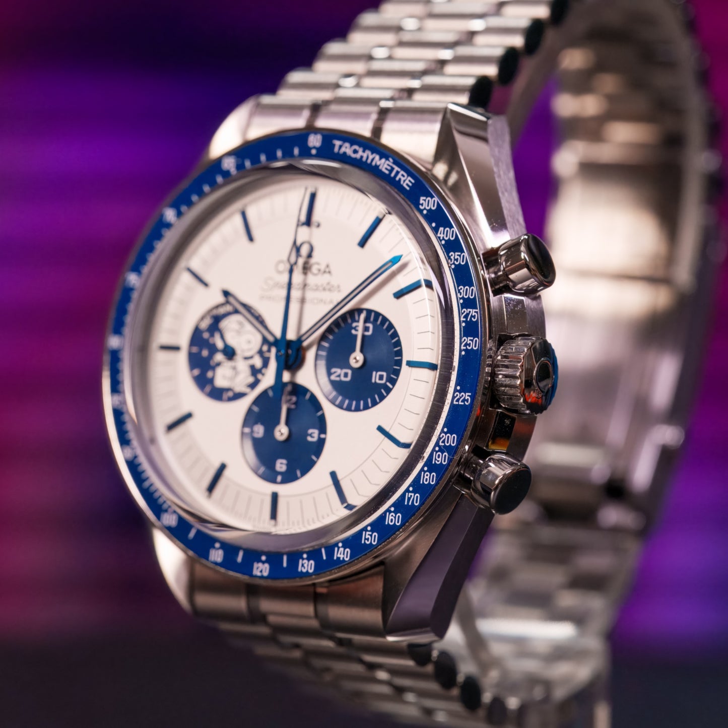 Omega Speedmaster 'Silver Snoopy Award' - 310.32.42.50.02.001