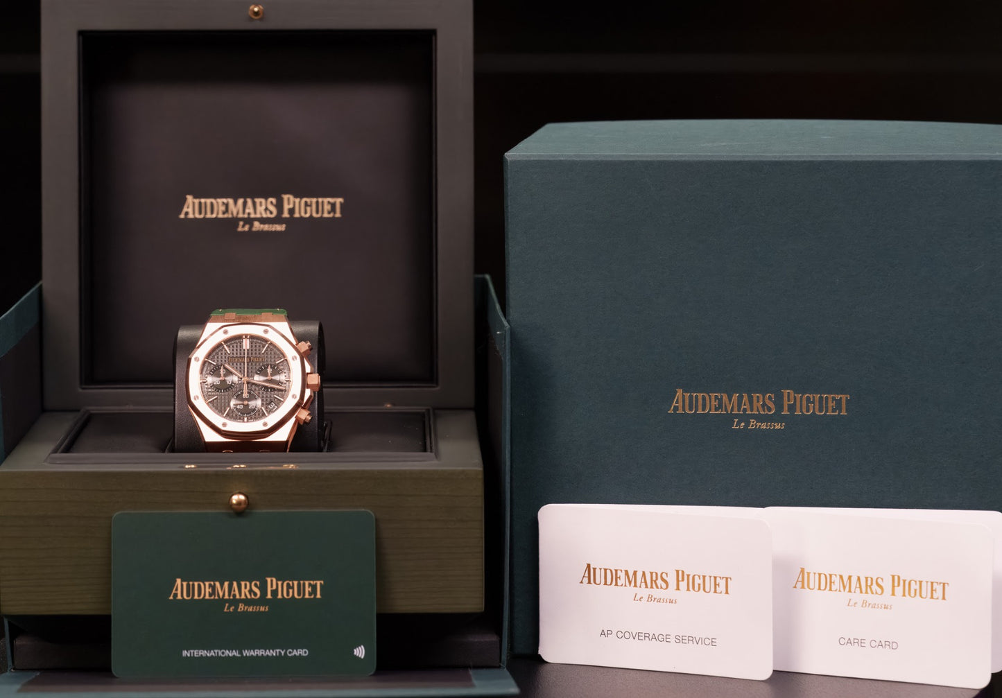 Audemars Piguet Royal Oak Chronograph - 26240OR.OO.D404CR.02