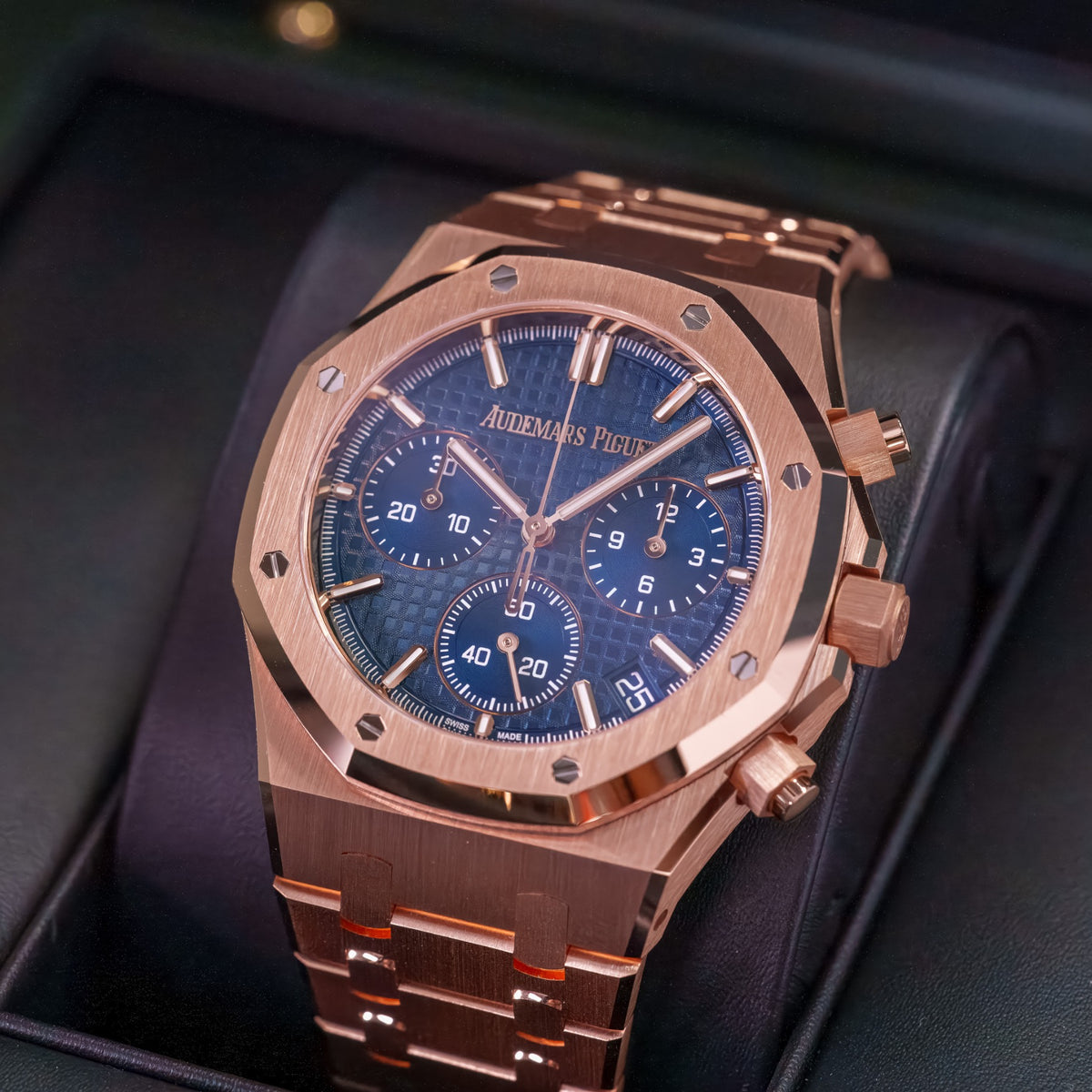 Audemars Piguet Royal Oak Chronograph - 26240OR.OO.1320OR.05