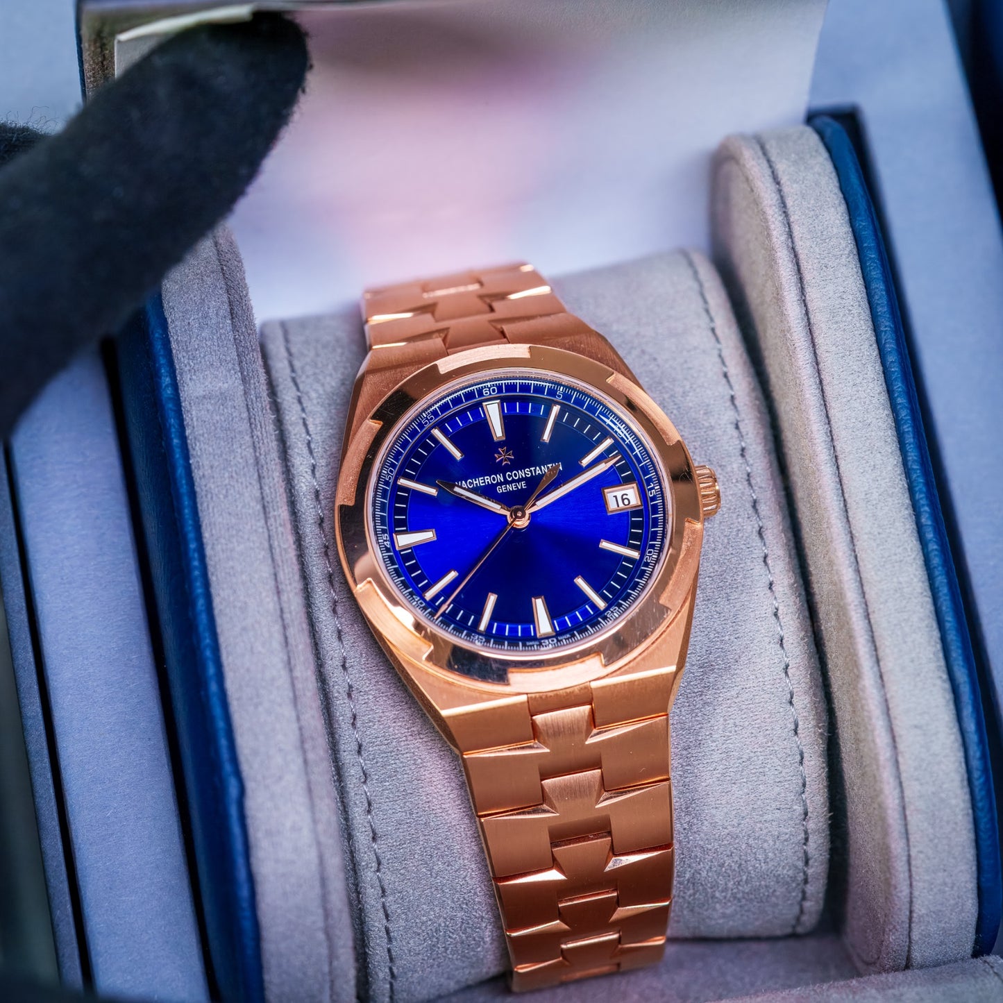 VC Overseas RG Blue Dial - 4520V/210R-B705